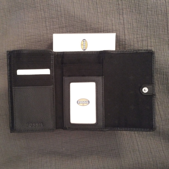 **SOLD** Fossil Marlow Leather Wallet - Picture 2 of 8